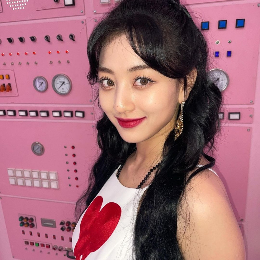 TWICE JIHYO.