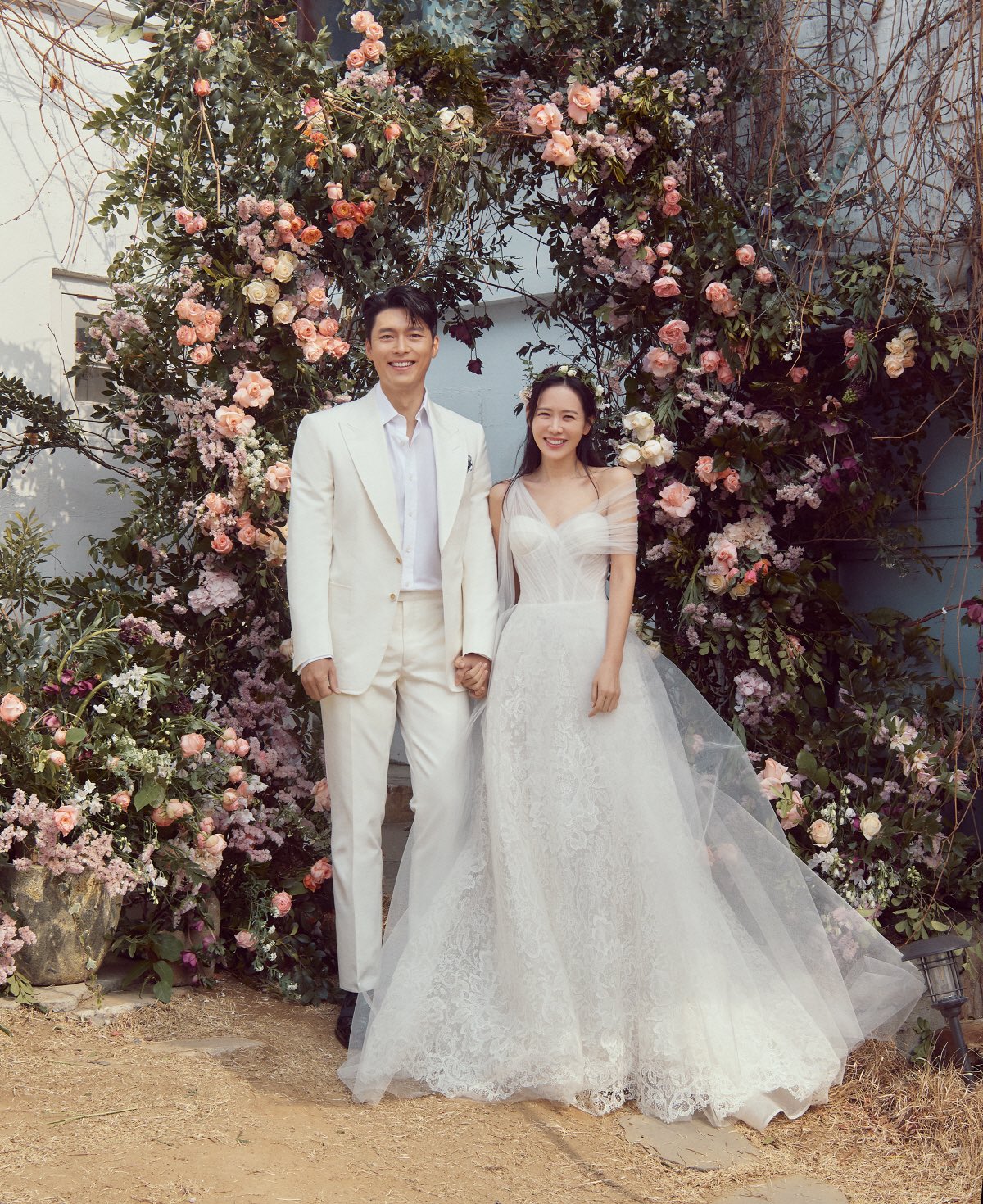 Hyunbin and Son Yejin's wedding photoshoot.