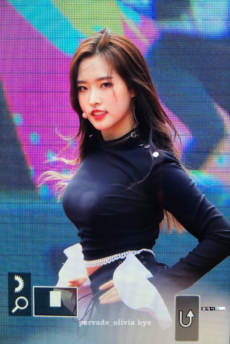 Olivia Hye of LOONA