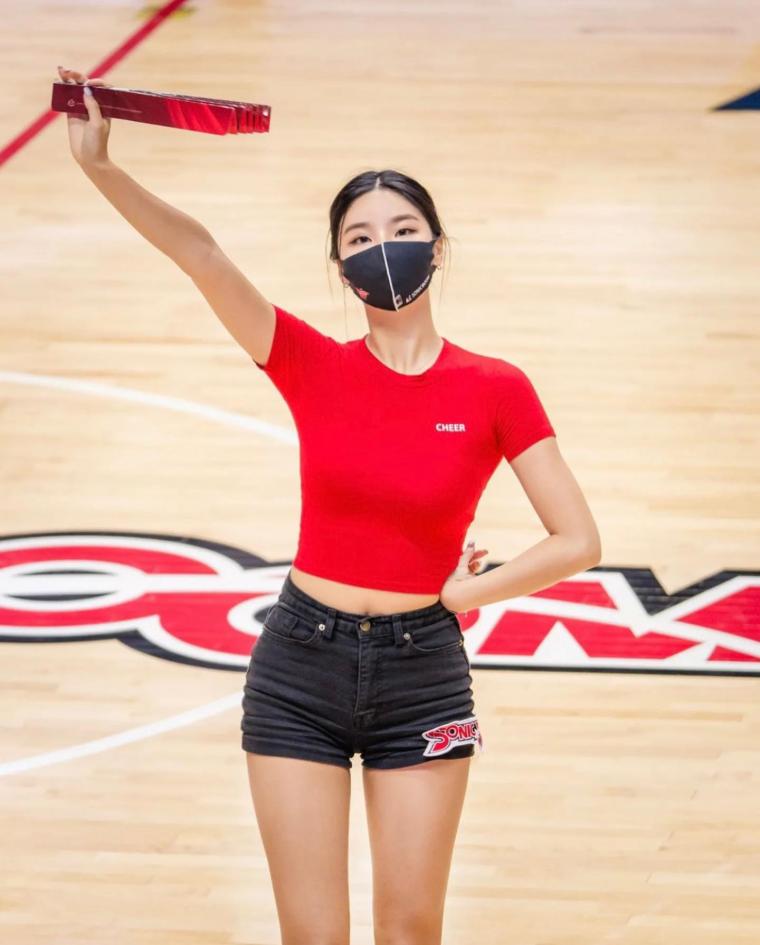 Cheerleader Lee Ju-ah