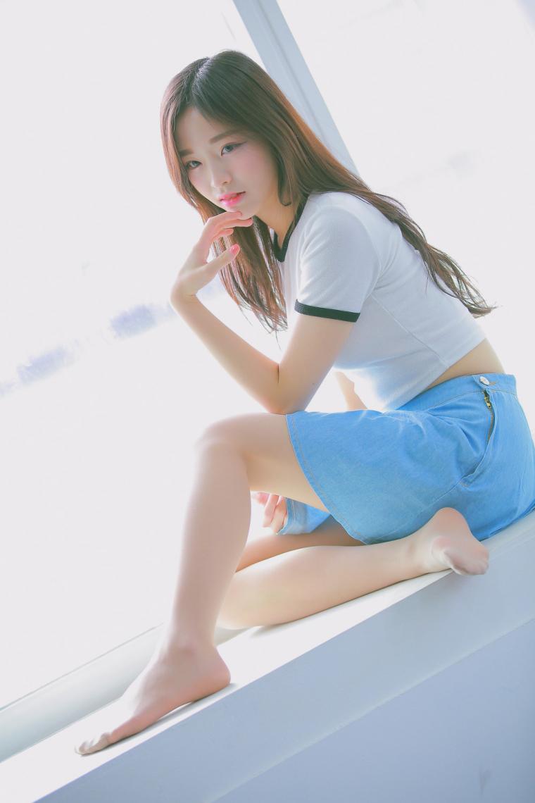 Studio model Eun Ji