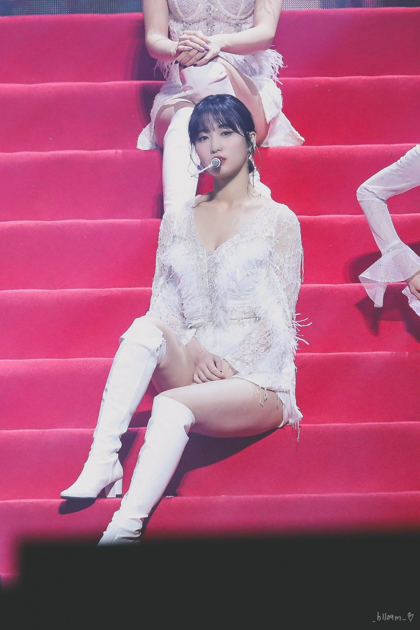 Teuwaiseu, Momo