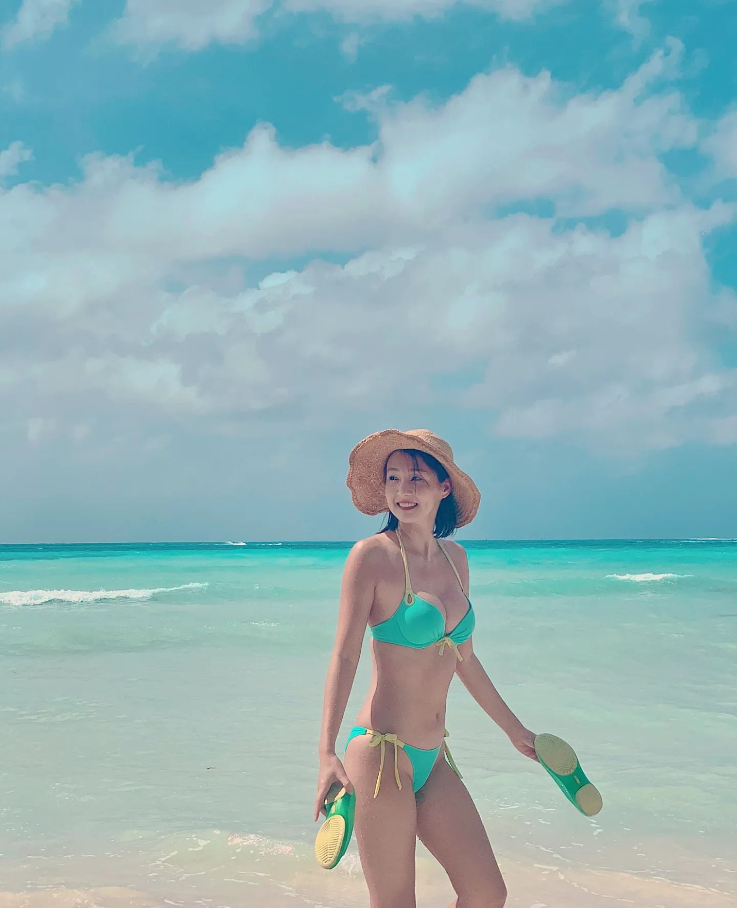 Oh Jeongyeon's bikini body.jpg