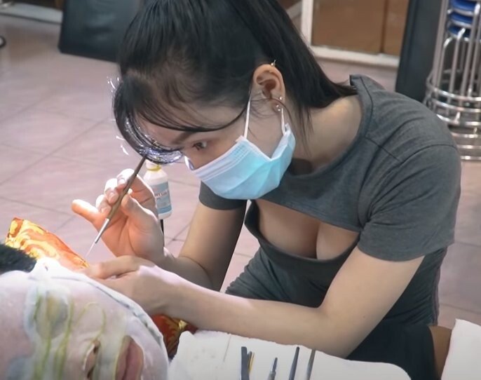 Vietnamese barbershop that cleans your ears