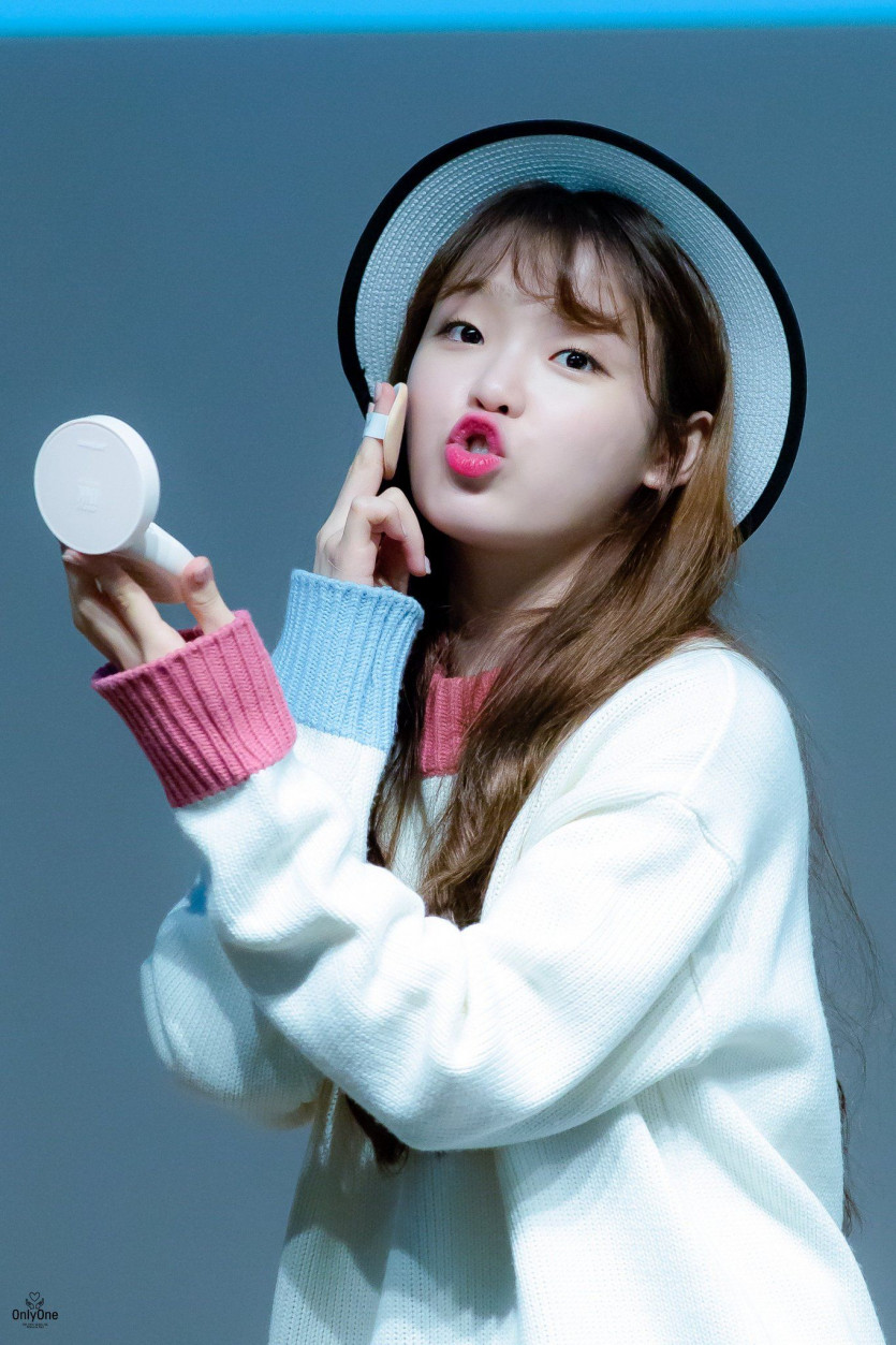 OH MY GIRL's Hyun Seunghee