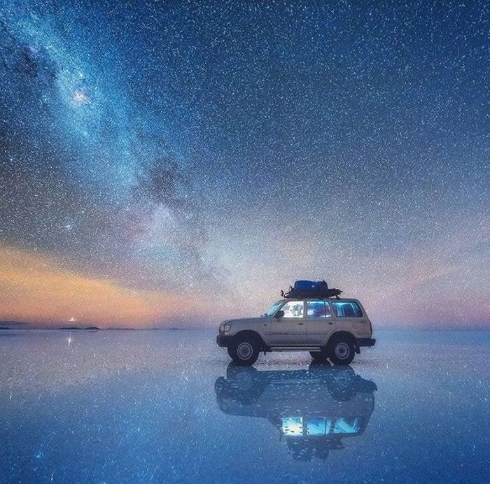 ウユニ砂漠で発見された天の川jpg