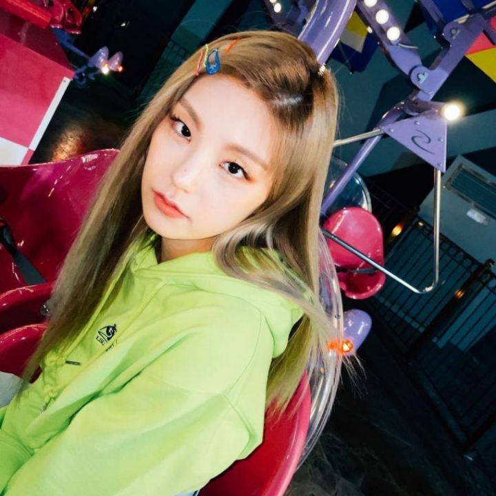 Roh Jisun of fromis_9