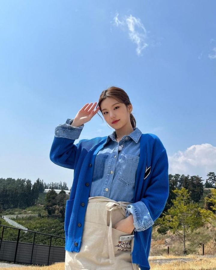 Roh Jisun of fromis_9