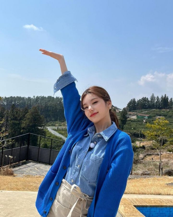 Roh Jisun of fromis_9