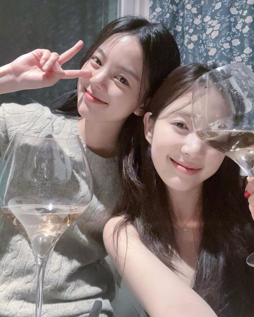 Yoon Chae Kyung and Yoo Hye In