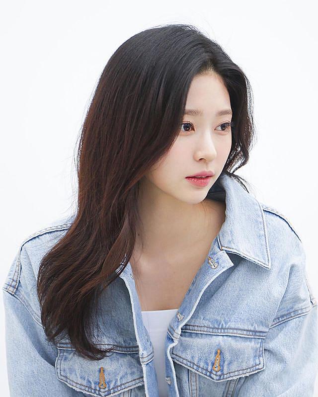 Denim jacket Kim Minju