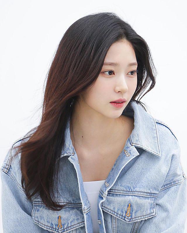 Denim jacket Kim Minju