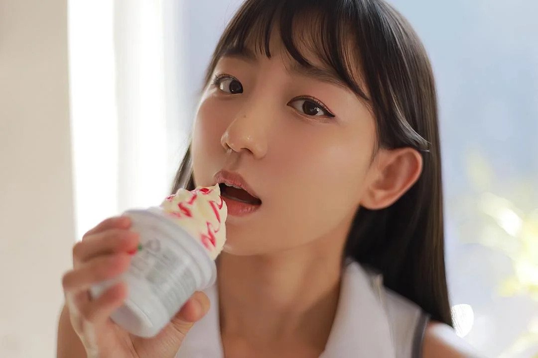 Kang Inkyung, the model who eats ice cream