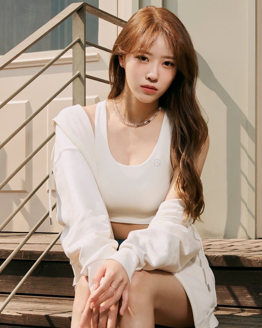 Lovelyz's Lee Mi-Joo Barrel Fit