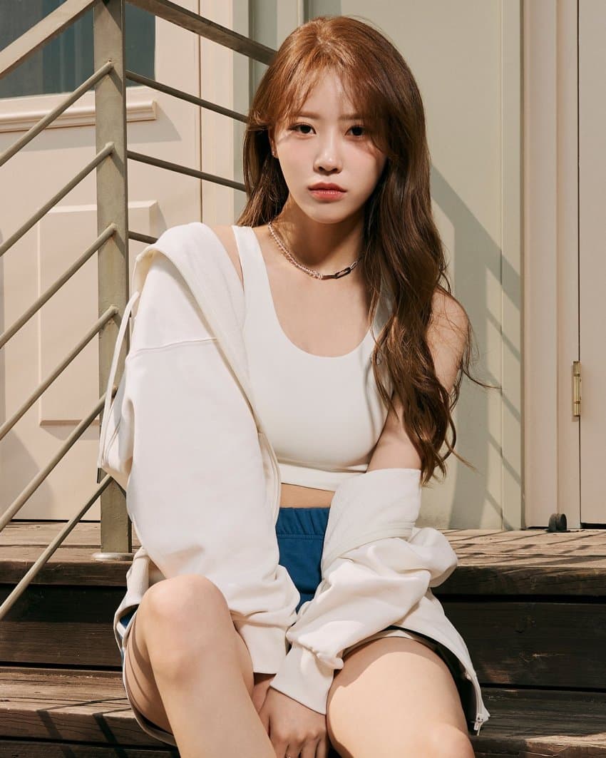 Lovelyz's Lee Mi-Joo Barrel Fit