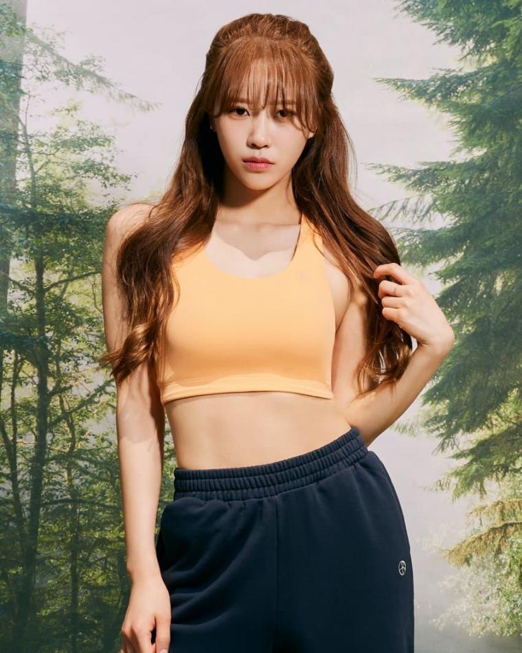 Lovelyz's Lee Mi-Joo Barrel Fit