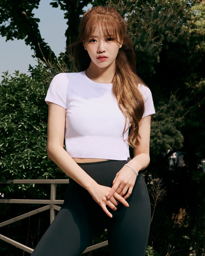 Lovelyz's Lee Mi-Joo Barrel Fit