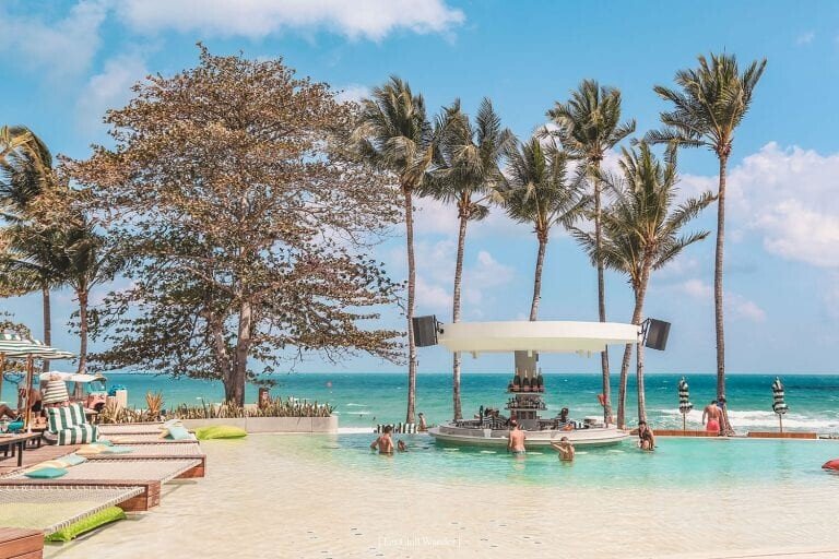 a common Thai beach bar