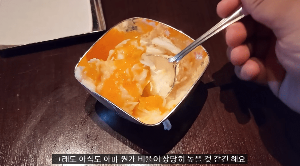 A YouTuber's evaluation of mango shaved ice that costs more than 80,000 won per bowl