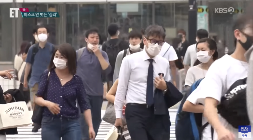 대부분 일본 사람들이 계속 마스크를 쓰는 이유.jpg