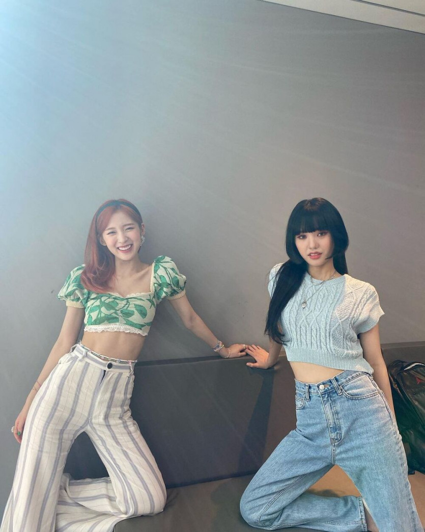 OH MY GIRL Arin Mimi with slim waist