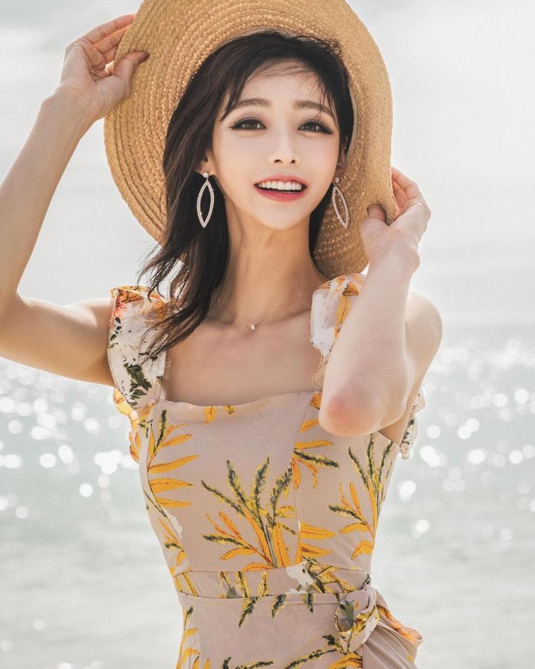 Model Jung Ara