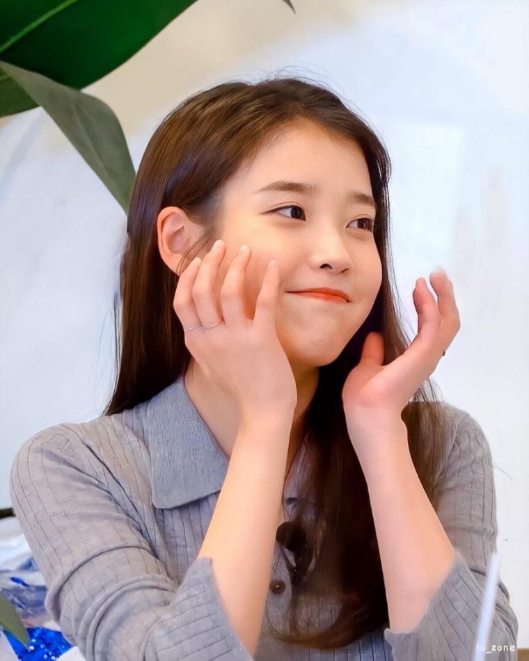 Full cheeks, IU