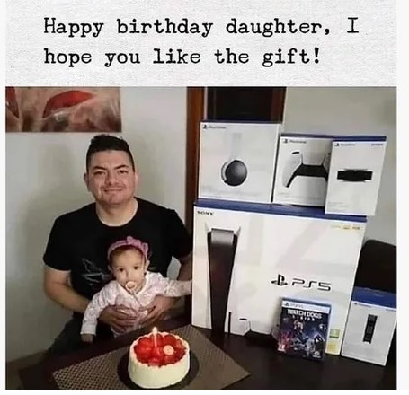 딸 생일축하해! 아빠가 선물 사왔어!