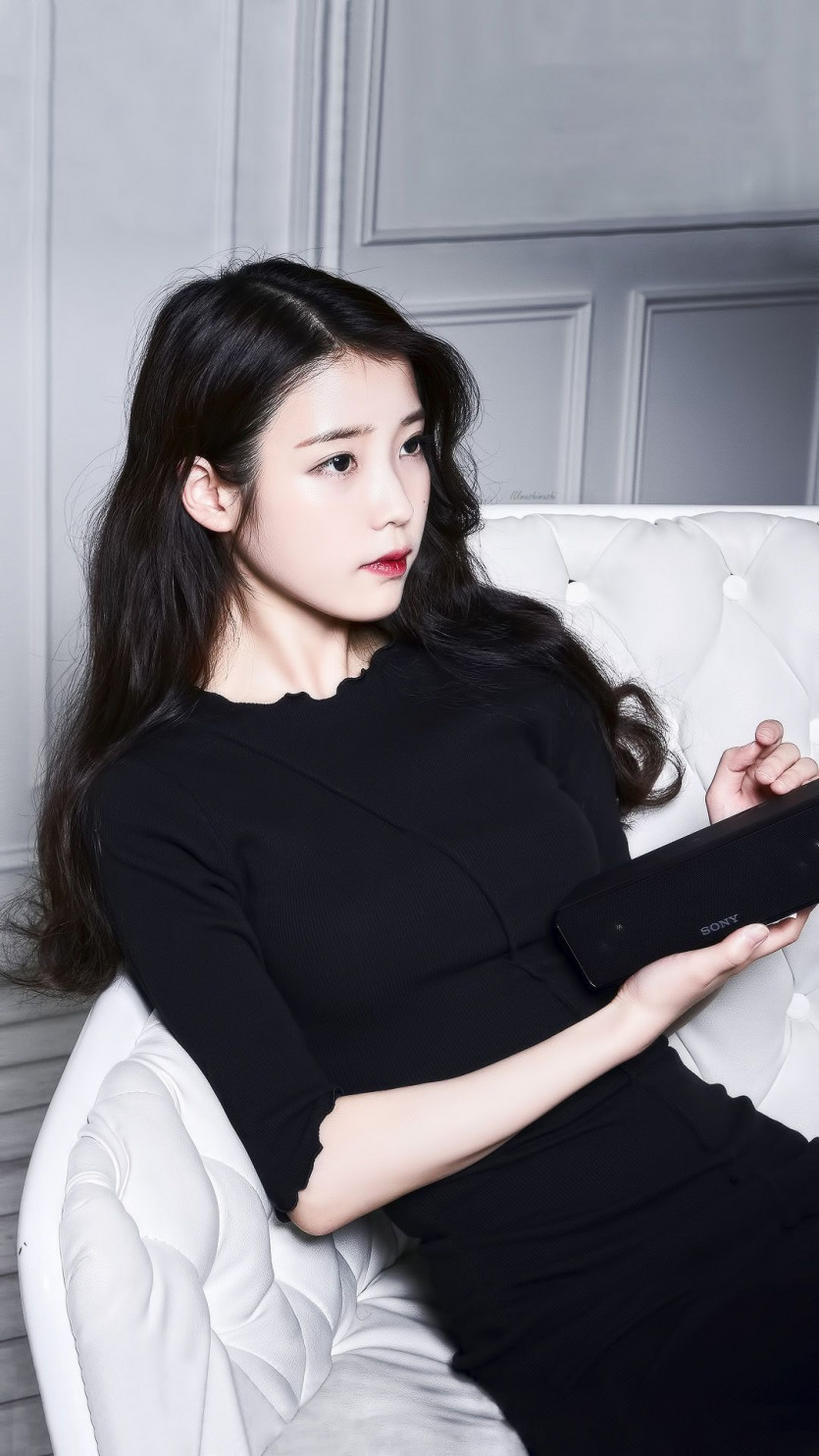 IU