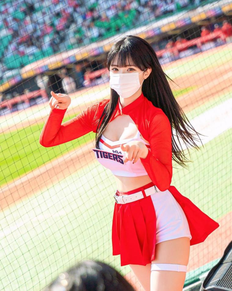 Cheerleader Lee Da-hye