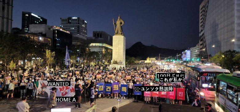 街に飛び出した市民たちJPG