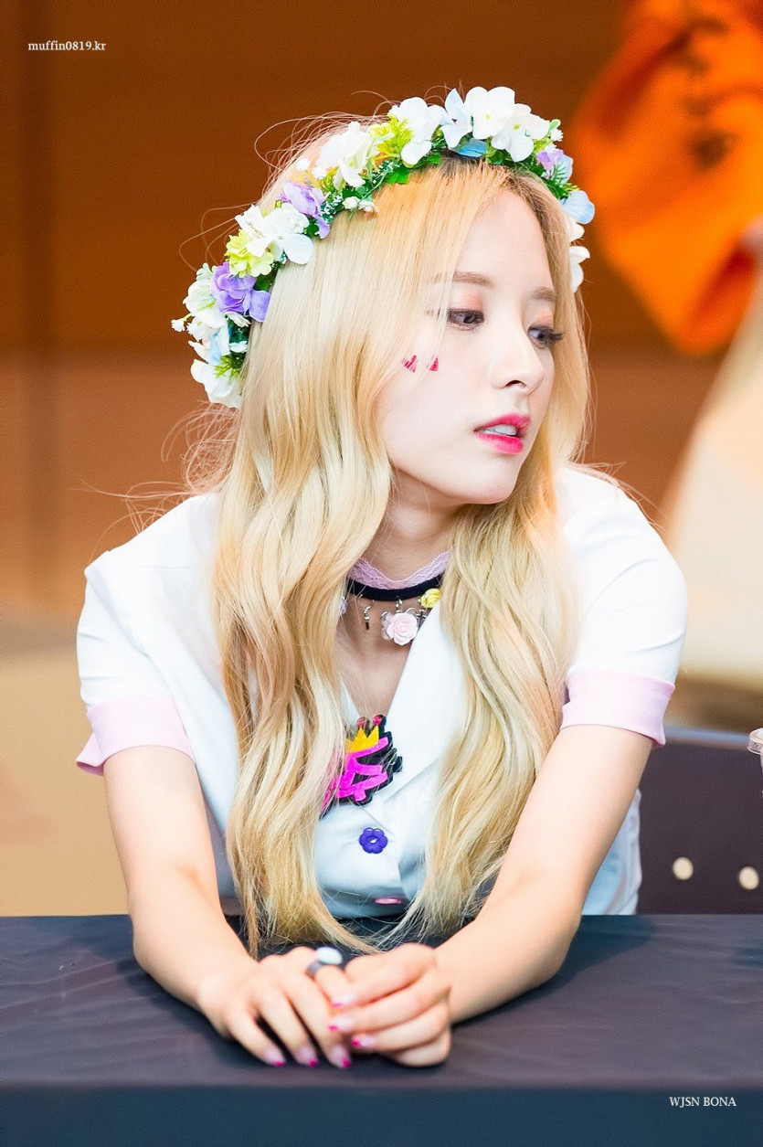 WJSN's Bona