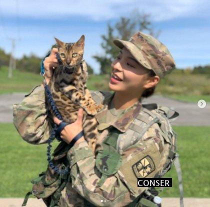 米女性軍に触れたクンクァンたち