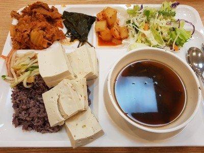 一食5500ウォンという国会図書館の構内食堂のご飯