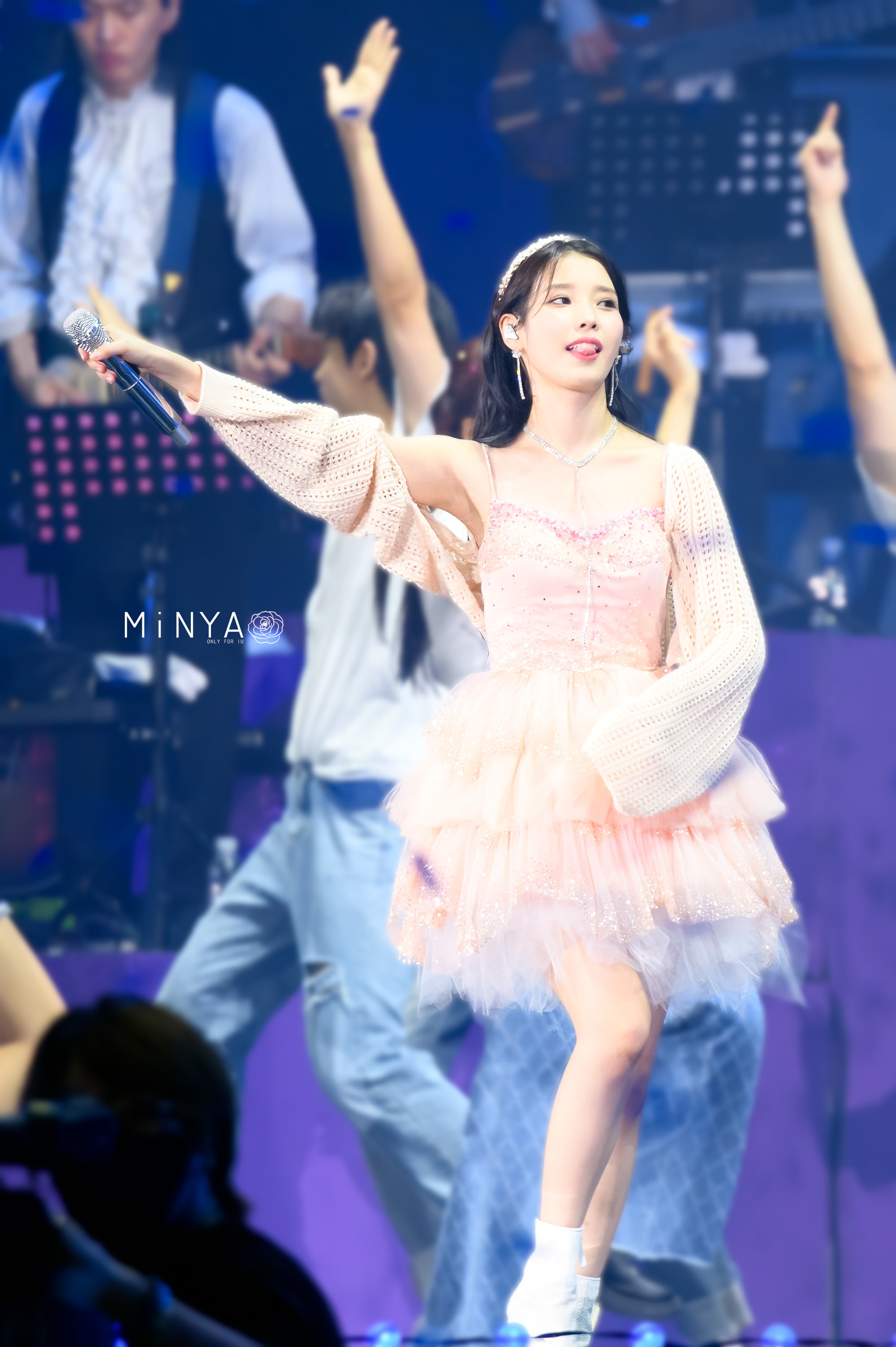 IU