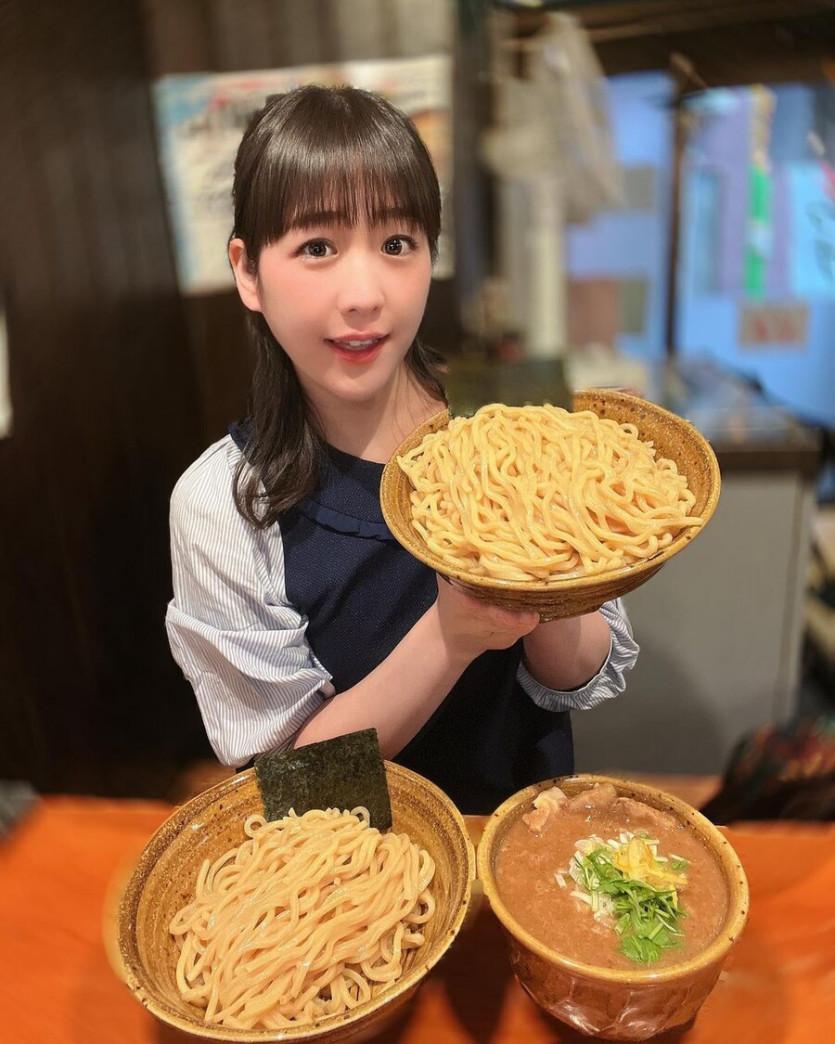 日本の平凡な大食い娘