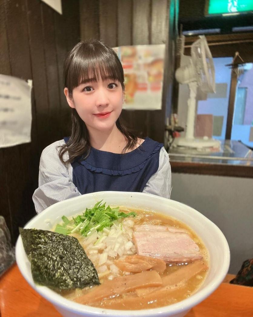 日本の平凡な大食い娘