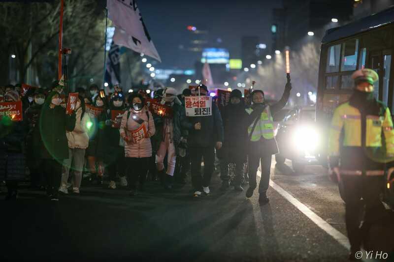 再業昨日のろうそく集会の写真