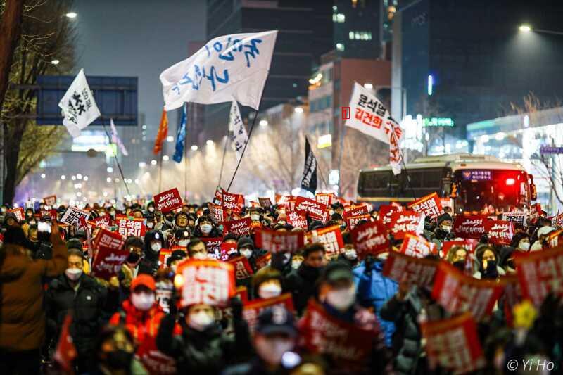 再業昨日のろうそく集会の写真