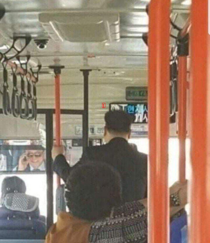 버스에서 이뤄진 남북정상회담.jpg