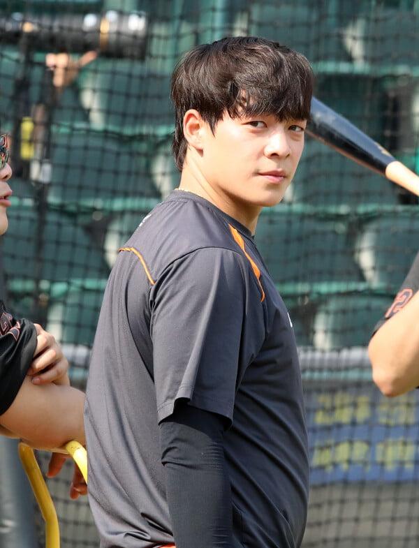 잘생긴 대만인 귀화 야구선수.jpg