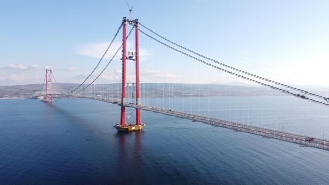 テュルキエ「地震に耐えた吊り橋、中国建設の亡身」