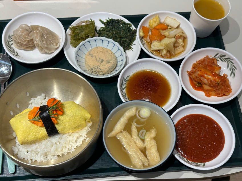 요즘 구내식당 비빔밥 .. jpg