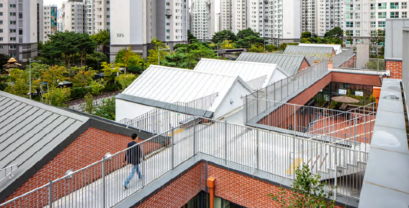 建築対象となった中学校の建物jpg