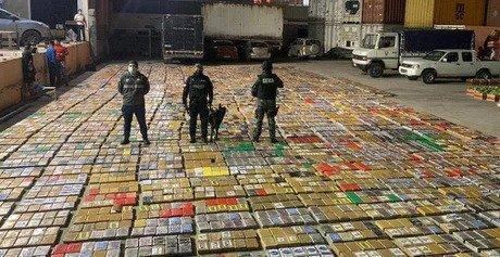 エクアドル政府は押収したコカインを使って建物を建て始める