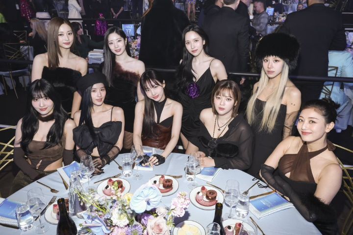 ビルボードのメインを飾ったTWICE