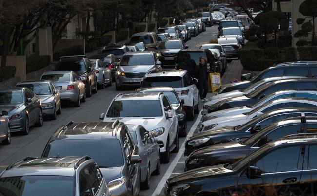 午後4時以降に車を抜くのが難しいアパート ぶるぶるJPG