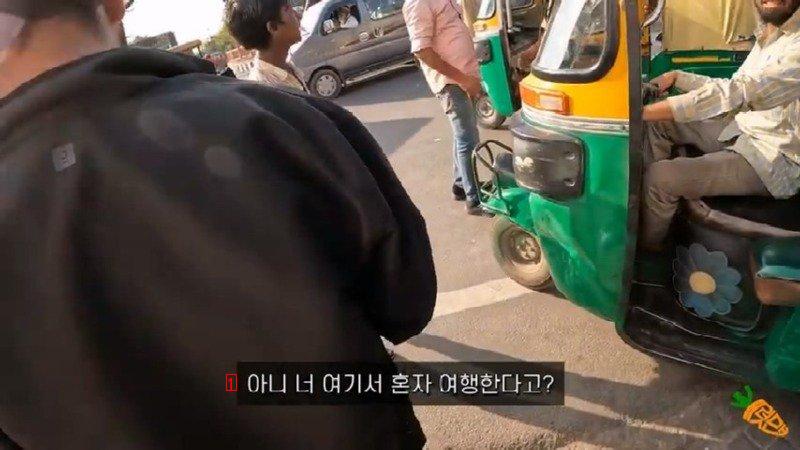 인도 여행중에 일본 여자를 구해준 한국 여행 유튜버 ㄷㄷ.jpg