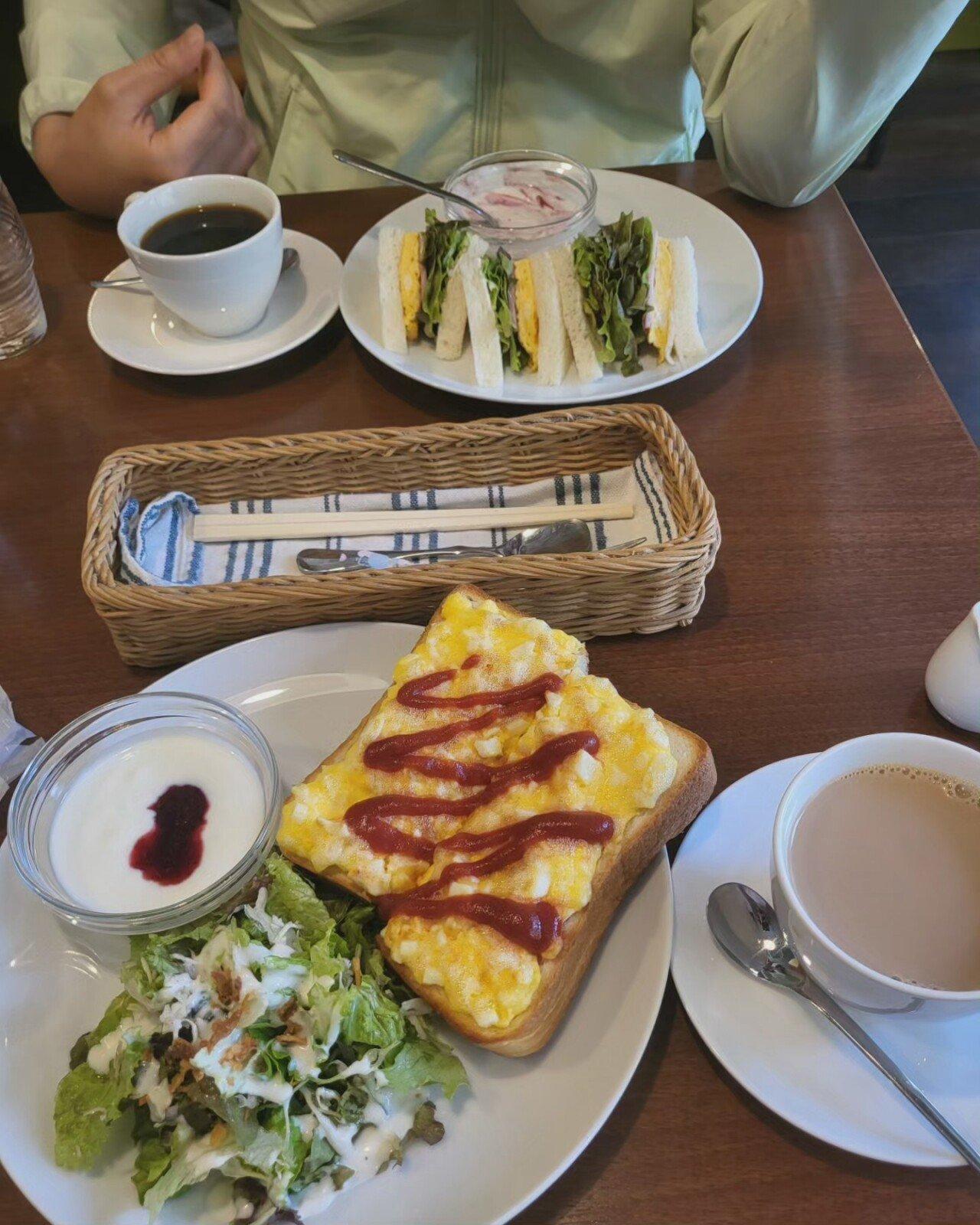 형들 저번주에 오사카갔다왔는데 아침세트메뉴 가격실화야?