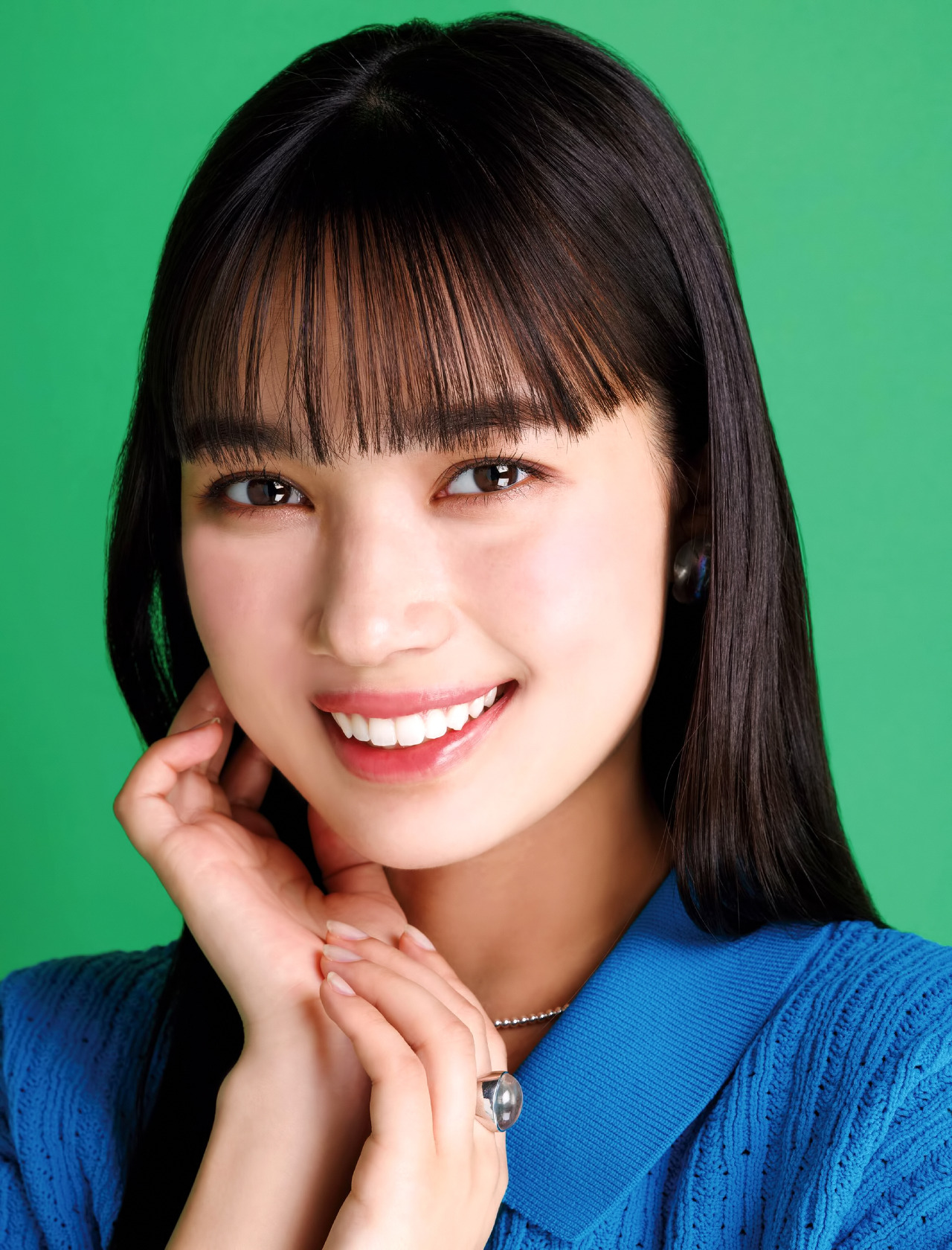 俳優兼モデル 新井麻衣良 週刊アスキー